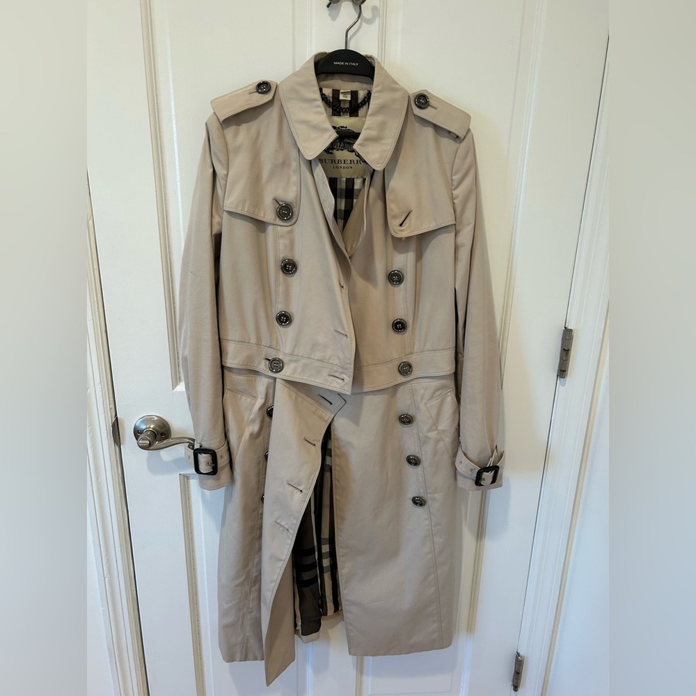 Burberry Beige Trench Coat with Classic Check Lining